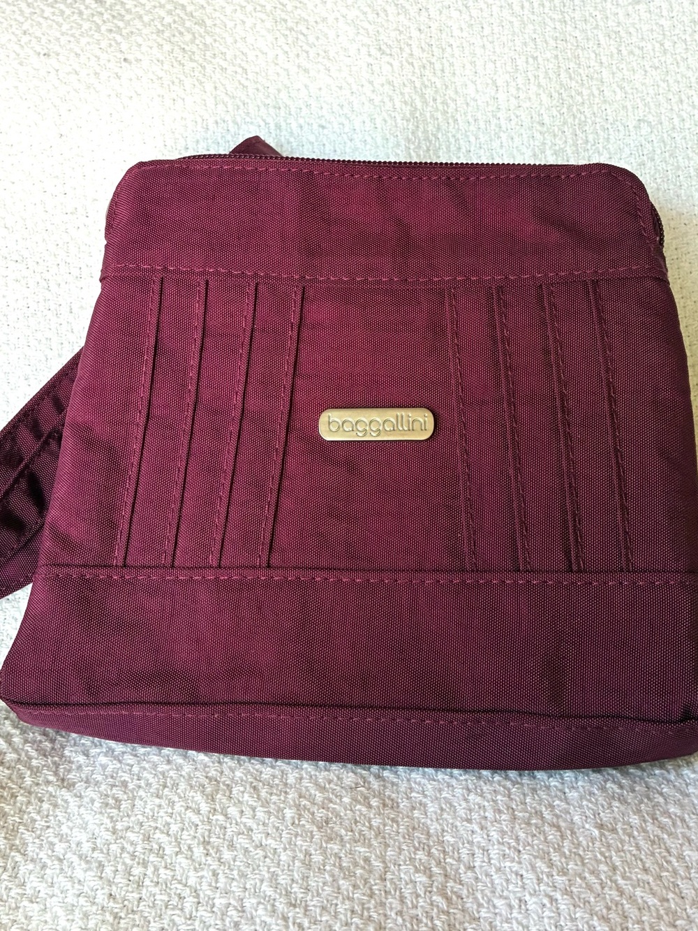 Baggallini Crossbody Bag in Burgundy Wine